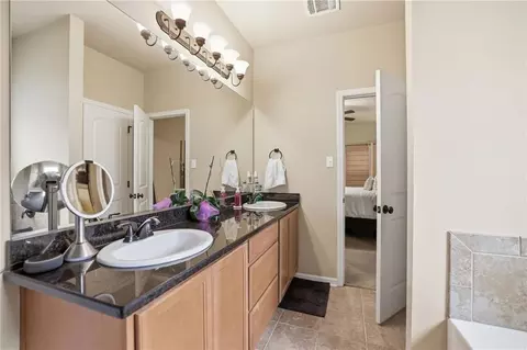 Bath - 20307 Palm Blvd, Covington, LA 70435 photo 2 of 3
