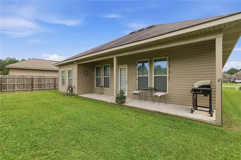 Exterior - 20307 Palm Blvd, Covington, LA 70435 photo 3 of 5