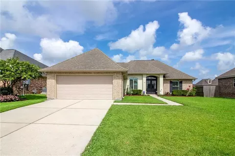 122 Lake Carolyn Dr, Luling, LA 70070