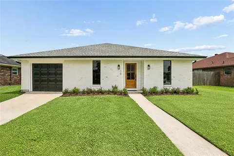 10 Darbonne Ct, Kenner, LA 70065
