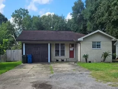 907 Oak St, Scott, LA 70583