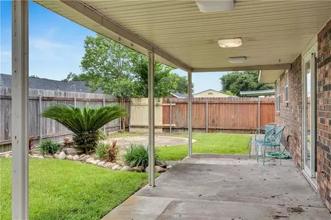 Exterior - 224 Saint Nicholas St, Luling, LA 70070 photo 2 of 3