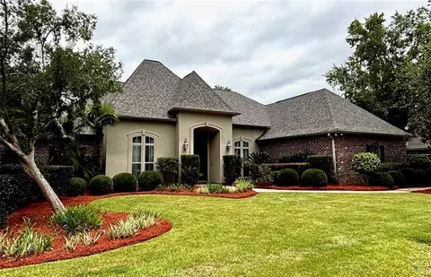 211 Delta Dr, Mandeville, LA 70448