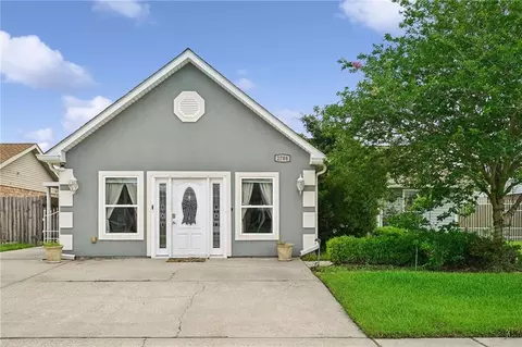 2708 Pin Oak Dr, Marrero, LA 70072