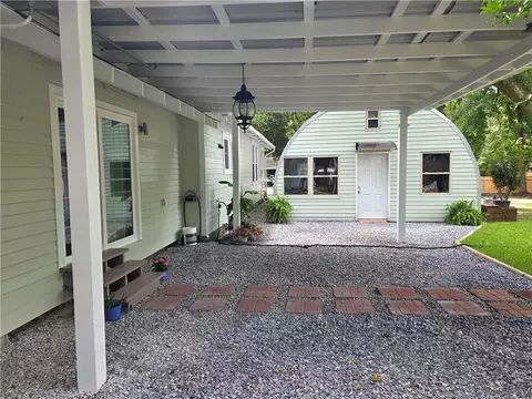 Exterior - 424 E Magee St, Covington, LA 70433 photo 3 of 3