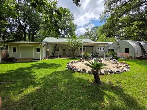 Exterior - 424 E Magee St, Covington, LA 70433 photo 2 of 3