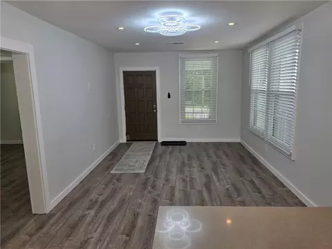 Living - 424 E Magee St, Covington, LA 70433 photo 1 of 5