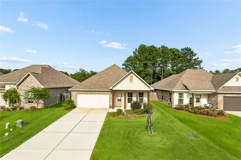 760 Jackson Ct, Madisonville, LA 70447