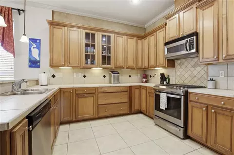 Kitchen - 575 Wilkinson St, Mandeville, LA 70448 photo 3 of 4