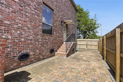 Exterior - 575 Wilkinson St, Mandeville, LA 70448 photo 3 of 4