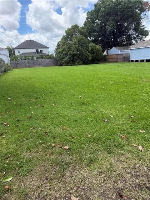 526 Papworth Ave, Metairie, LA 70005