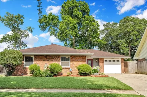 725 Hermes Pl, Terrytown, LA 70056
