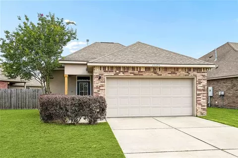 69024 Taverny Ct, Madisonville, LA 70447