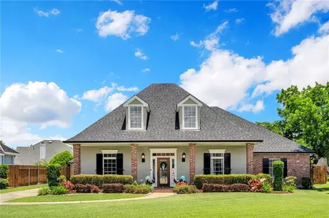 68 Longwood Ct, Marrero, LA 70072