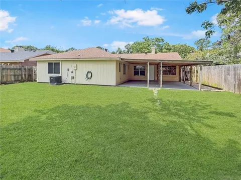 Exterior - 310 Foxcroft Dr, Slidell, LA 70461 photo 4 of 5