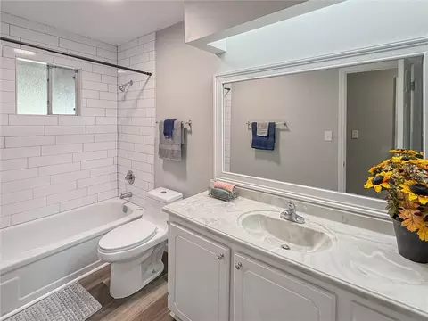 Bath - 310 Foxcroft Dr, Slidell, LA 70461 photo 1 of 2