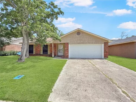 Exterior - 310 Foxcroft Dr, Slidell, LA 70461 photo 2 of 5