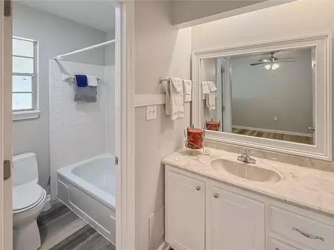 Bath - 310 Foxcroft Dr, Slidell, LA 70461 photo 2 of 2