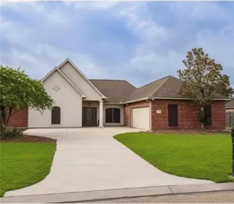 13795 Shady Hollow Dr, Denham Springs, LA 70726
