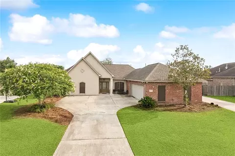 13795 Shady Hollow Dr, Denham Springs, LA 70726