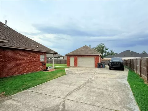 13795 Shady Hollow Dr, Denham Springs, LA 70726