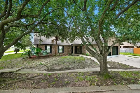 2500 Orbit Ct, Harvey, LA 70058