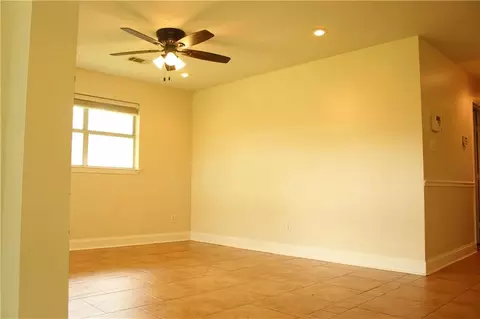 Living - 3747 Myrtle St, Slidell, LA 70458 photo 2 of 6