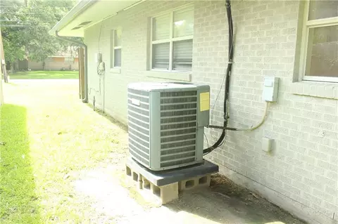 Exterior - 3747 Myrtle St, Slidell, LA 70458 photo 4 of 13