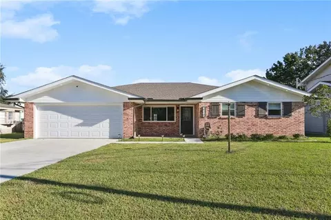 414 Moncla Ave, Belle Chasse, LA 70037
