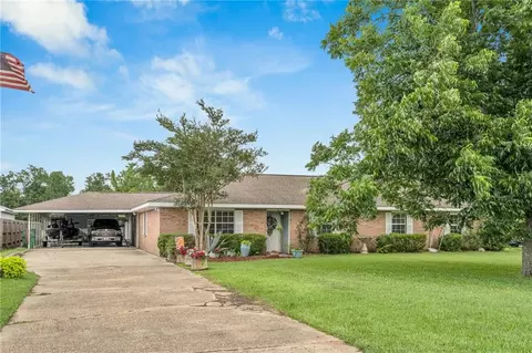 318 Evangeline Rd, Montz, LA 70068