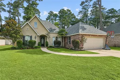 172 Timberwood Dr, Madisonville, LA 70447