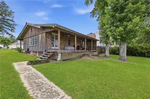 Exterior - 32533 Rainy Ln, Springfield, LA 70462 photo 3 of 5