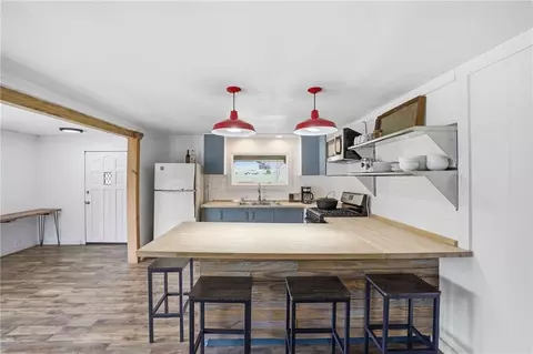 Kitchen - 32533 Rainy Ln, Springfield, LA 70462 photo 1 of 2