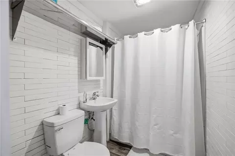 Bath - 32533 Rainy Ln, Springfield, LA 70462 photo 1 of 1