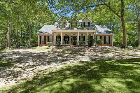 213 Hawthorne Hollow Dr, Madisonville, LA 70447