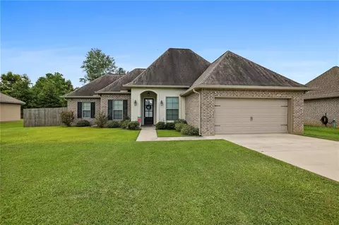 137 Marionbelle Dr, Ponchatoula, LA 70454