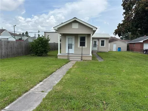 2008 General Pershing St, Violet, LA 70092