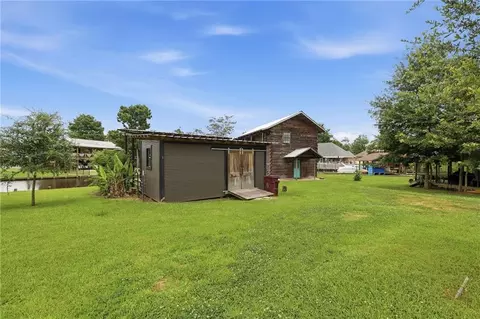 Exterior - 32535 Rainy Ln, Springfield, LA 70462 photo 8 of 8