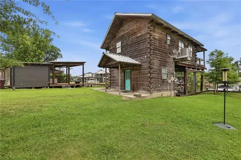 Exterior - 32535 Rainy Ln, Springfield, LA 70462 photo 2 of 8