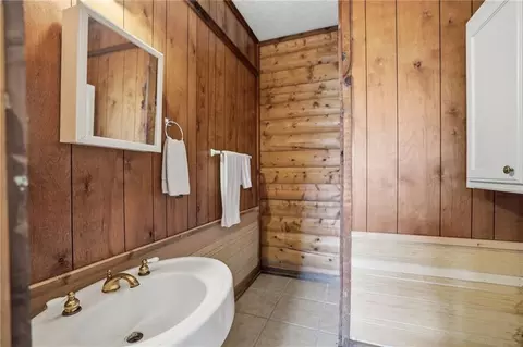 Bath - 32535 Rainy Ln, Springfield, LA 70462 photo 1 of 3