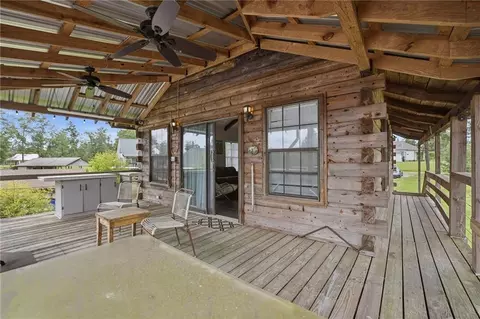 Exterior - 32535 Rainy Ln, Springfield, LA 70462 photo 7 of 8
