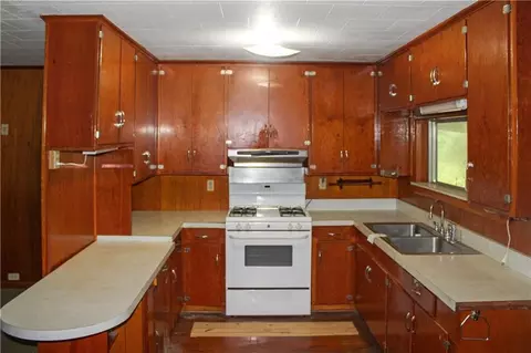 Kitchen - 314 E 33rd St, Covington, LA 70433 photo 1 of 1