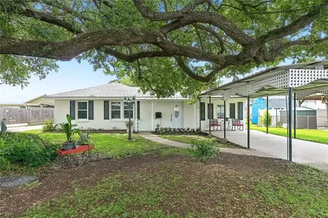 203 Broad St, Belle Chasse, LA 70037