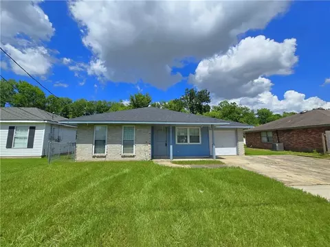 504 Magnolia Ave, Laplace, LA 70068