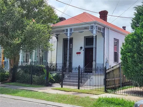 734 Austerlitz St, New Orleans, LA 70115