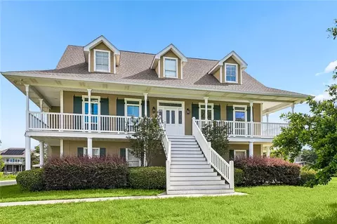 Exterior - 112 Moray Dr, Slidell, LA 70461 photo 3 of 7