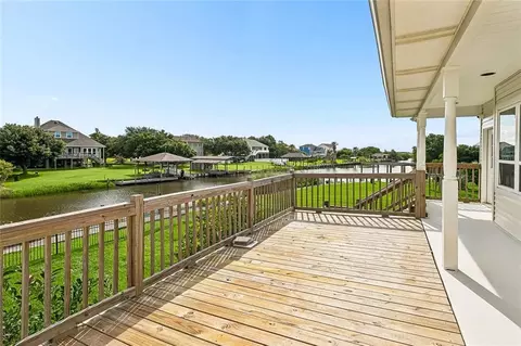 Exterior - 112 Moray Dr, Slidell, LA 70461 photo 4 of 7