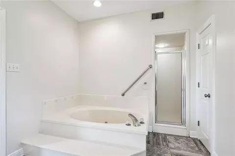 Bath - 112 Moray Dr, Slidell, LA 70461 photo 2 of 4