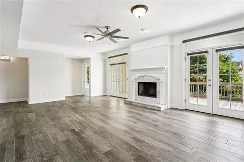 Living - 112 Moray Dr, Slidell, LA 70461 photo 2 of 6