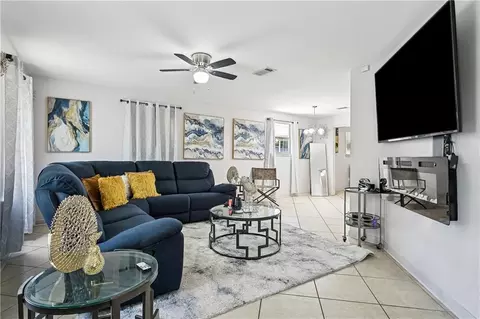 Living - 412 Markham Dr, Slidell, LA 70458 photo 1 of 1